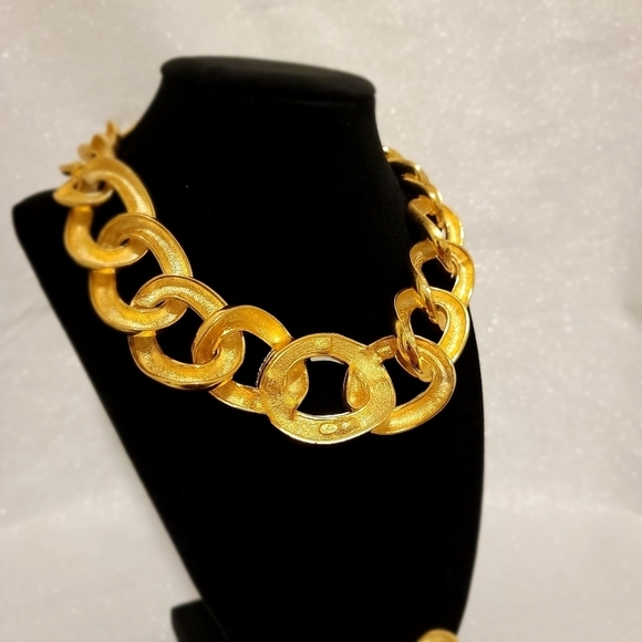 VINTAGE GIVENCHY Chunky Link Crystal Necklace w/Matching Earrings - Picture 9 of 13